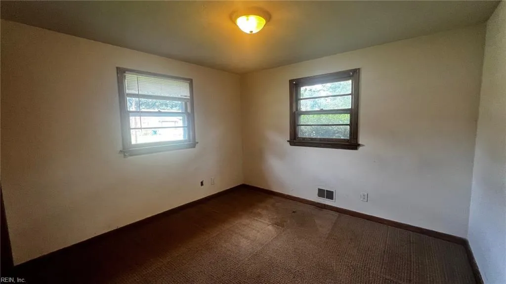 Portsmouth, Virginia 23703, United States, 3 Bedrooms Bedrooms, ,2 BathroomsBathrooms,Residential,Pending,181201