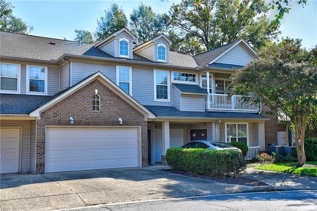 Photo of 1004 Grand Oak Lane, Virginia Beach, VA 23455 (MLS # 10609012)