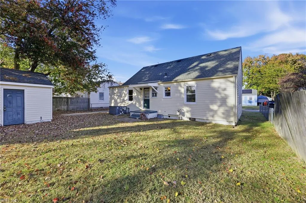 Portsmouth, Virginia 23701, United States, 4 Bedrooms Bedrooms, ,1 BathroomBathrooms,Residential,Active,244111