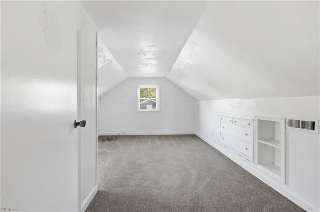 Portsmouth, Virginia 23701, United States, 4 Bedrooms Bedrooms, ,1 BathroomBathrooms,Residential,Active,244111