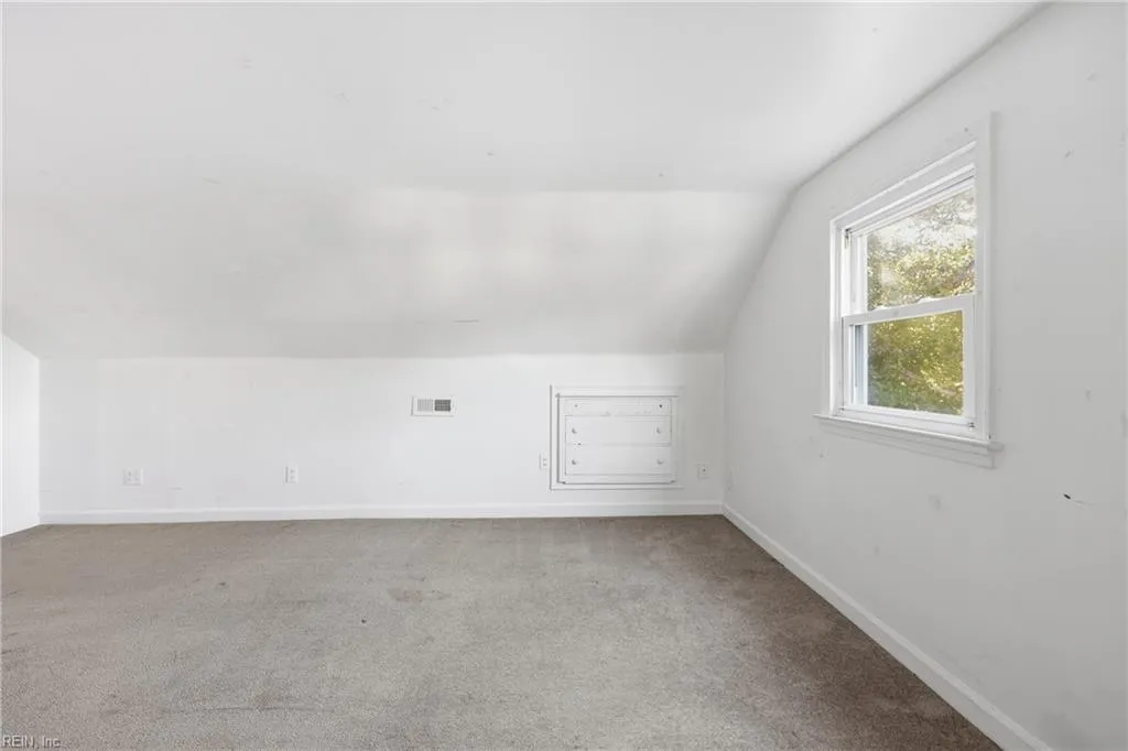 Portsmouth, Virginia 23701, United States, 4 Bedrooms Bedrooms, ,1 BathroomBathrooms,Residential,Active,244111