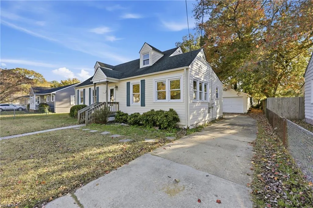 Portsmouth, Virginia 23701, United States, 4 Bedrooms Bedrooms, ,1 BathroomBathrooms,Residential,Active,244111