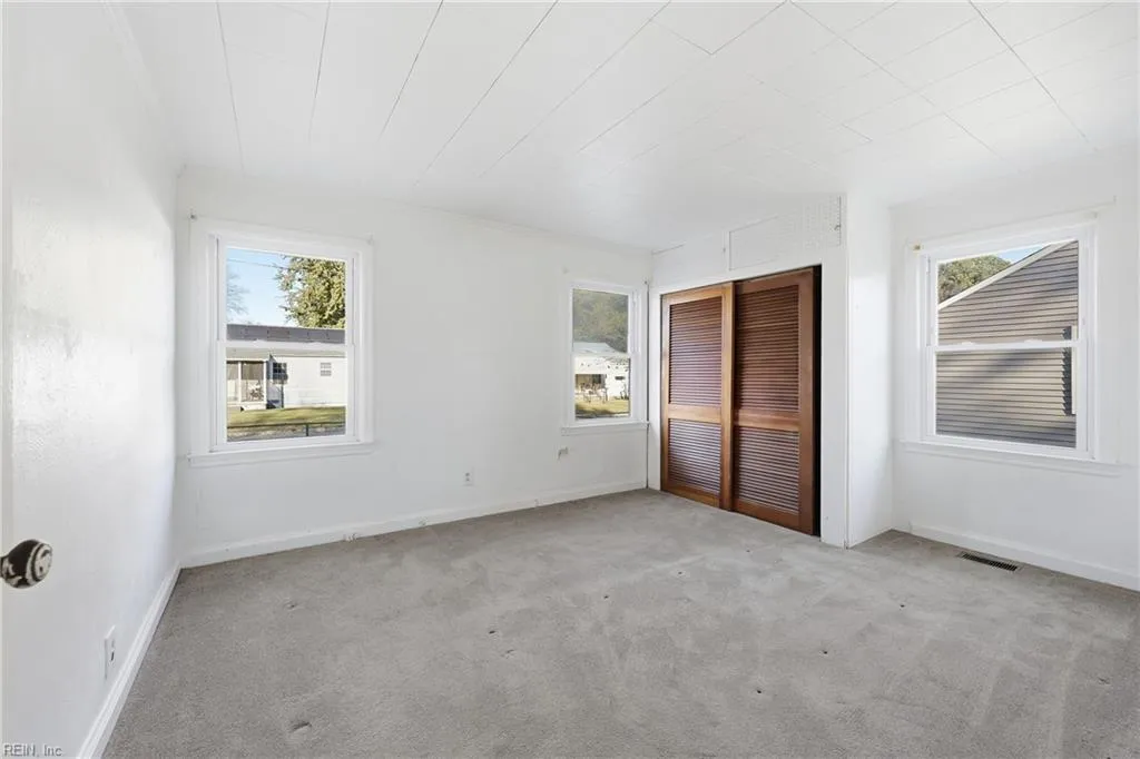 Portsmouth, Virginia 23701, United States, 4 Bedrooms Bedrooms, ,1 BathroomBathrooms,Residential,Active,244111