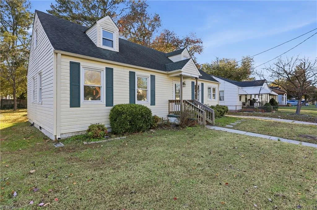 Portsmouth, Virginia 23701, United States, 4 Bedrooms Bedrooms, ,1 BathroomBathrooms,Residential,Active,244111