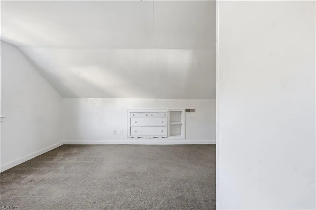 Portsmouth, Virginia 23701, United States, 4 Bedrooms Bedrooms, ,1 BathroomBathrooms,Residential,Active,244111