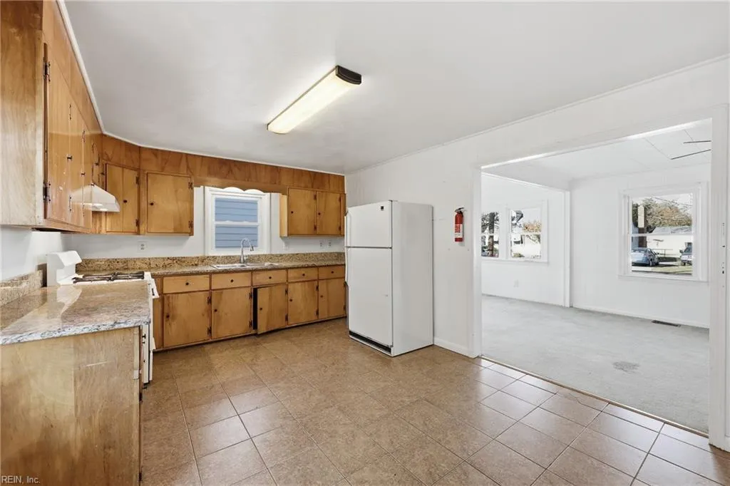 Portsmouth, Virginia 23701, United States, 4 Bedrooms Bedrooms, ,1 BathroomBathrooms,Residential,Active,244111