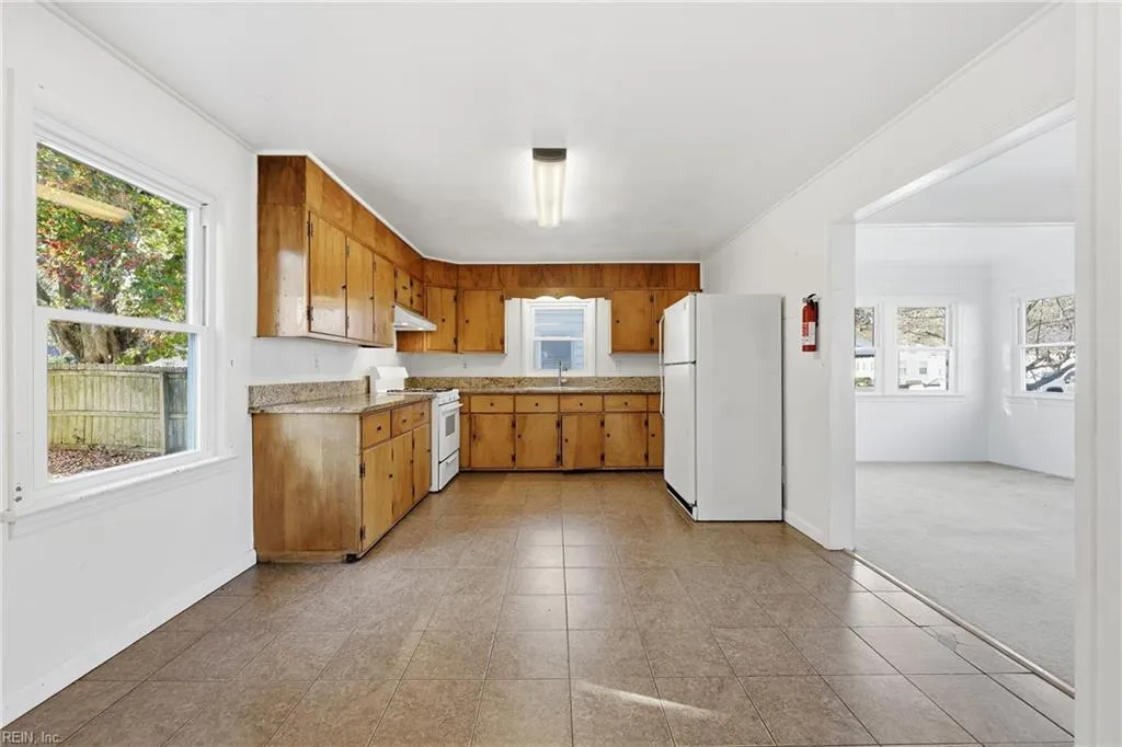 Portsmouth, Virginia 23701, United States, 4 Bedrooms Bedrooms, ,1 BathroomBathrooms,Residential,Active,244111