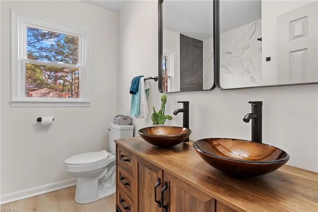 Suffolk, Virginia 23434, United States, 4 Bedrooms Bedrooms, ,2 BathroomsBathrooms,Residential,Pending,26351