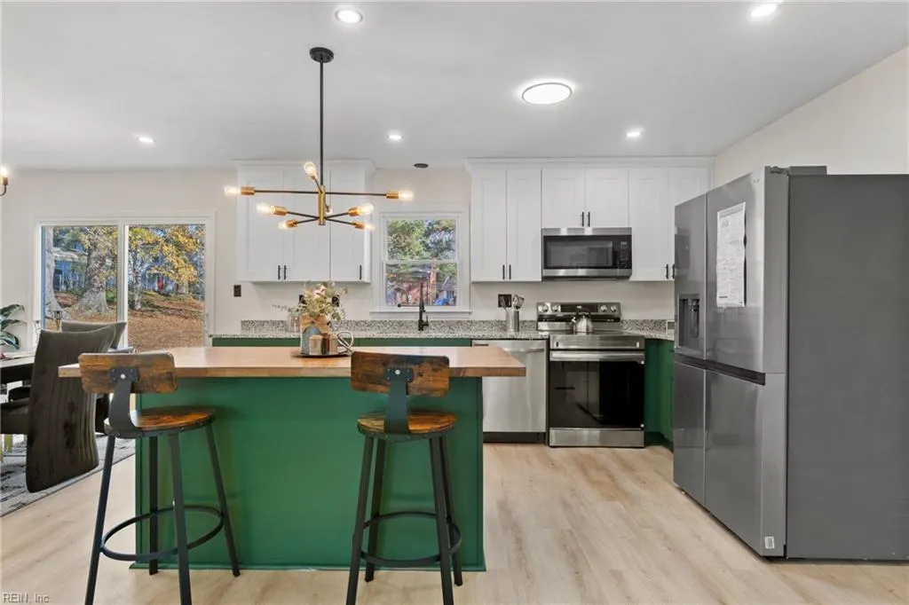 Suffolk, Virginia 23434, United States, 4 Bedrooms Bedrooms, ,2 BathroomsBathrooms,Residential,Pending,26351