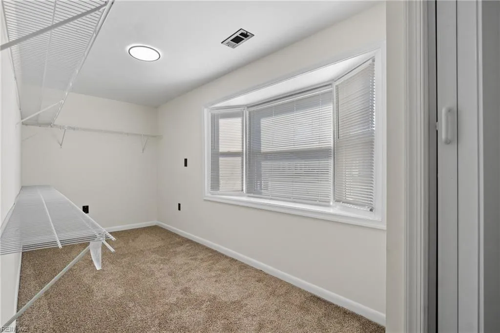 Suffolk, Virginia 23434, United States, 4 Bedrooms Bedrooms, ,2 BathroomsBathrooms,Residential,Pending,26351