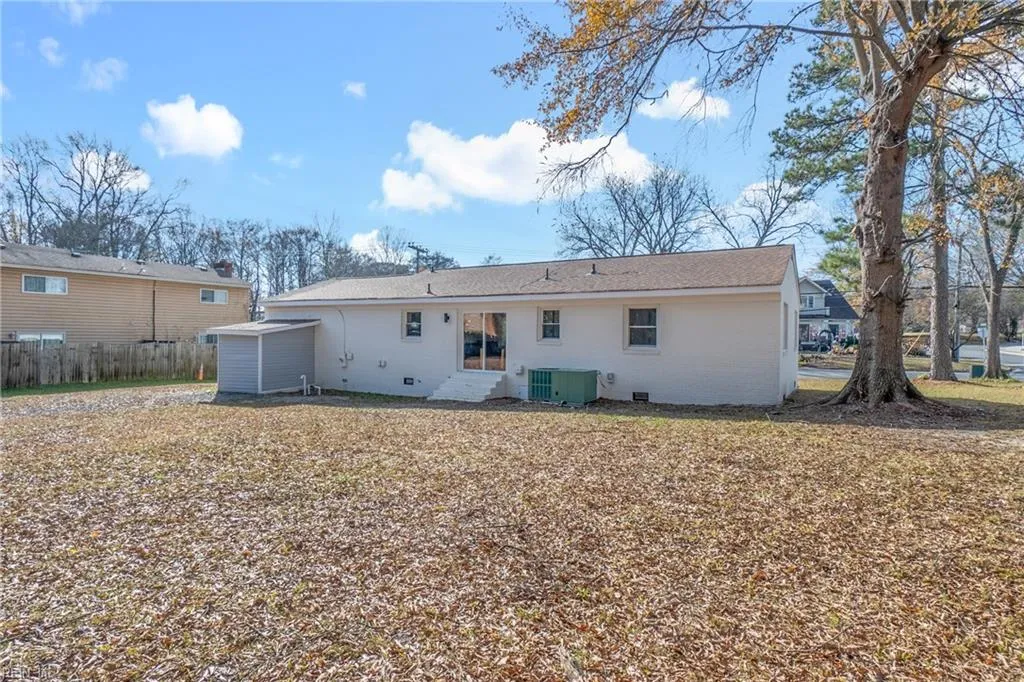 Suffolk, Virginia 23434, United States, 4 Bedrooms Bedrooms, ,2 BathroomsBathrooms,Residential,Pending,26351