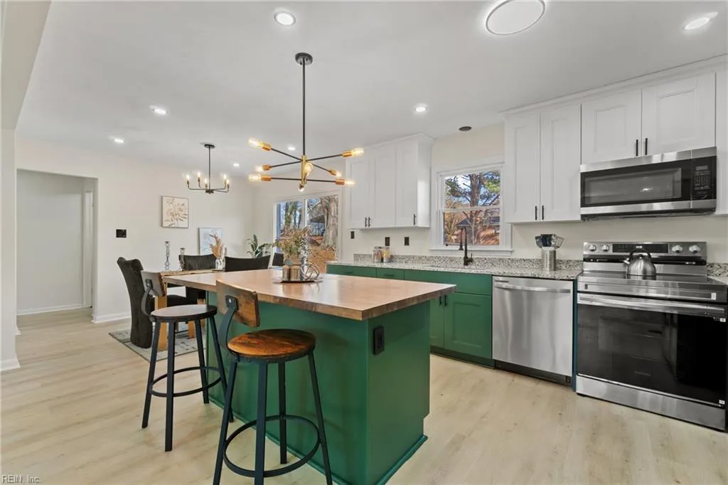 Suffolk, Virginia 23434, United States, 4 Bedrooms Bedrooms, ,2 BathroomsBathrooms,Residential,Pending,26351