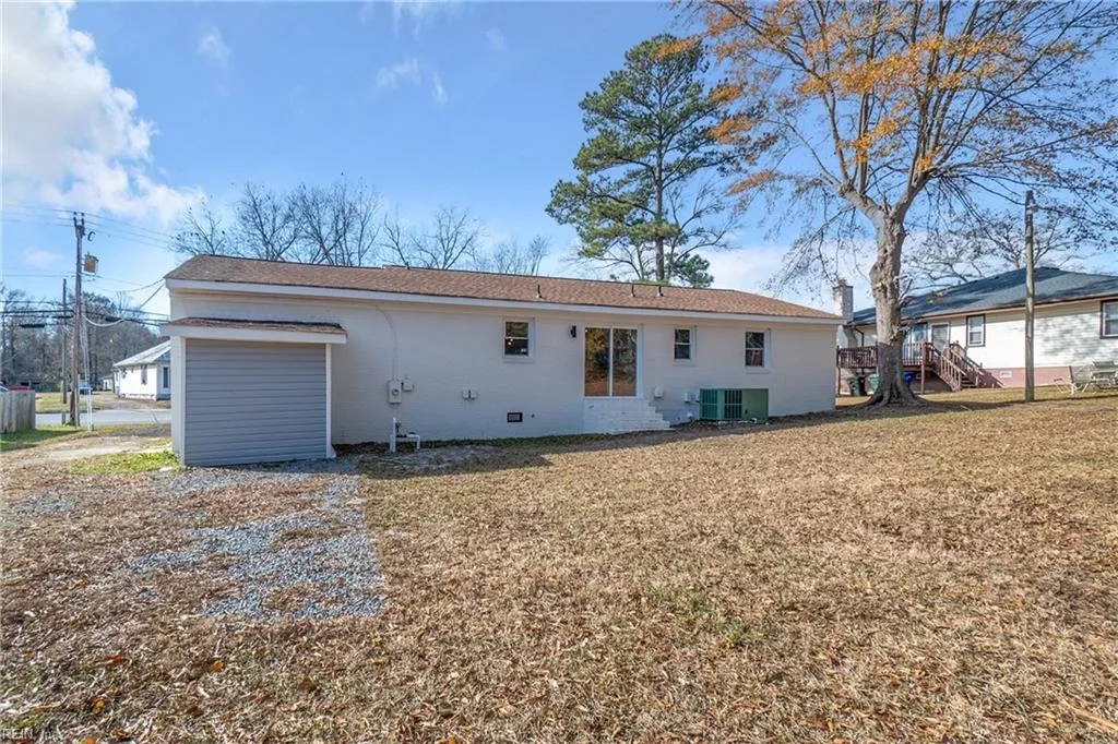 Suffolk, Virginia 23434, United States, 4 Bedrooms Bedrooms, ,2 BathroomsBathrooms,Residential,Pending,26351