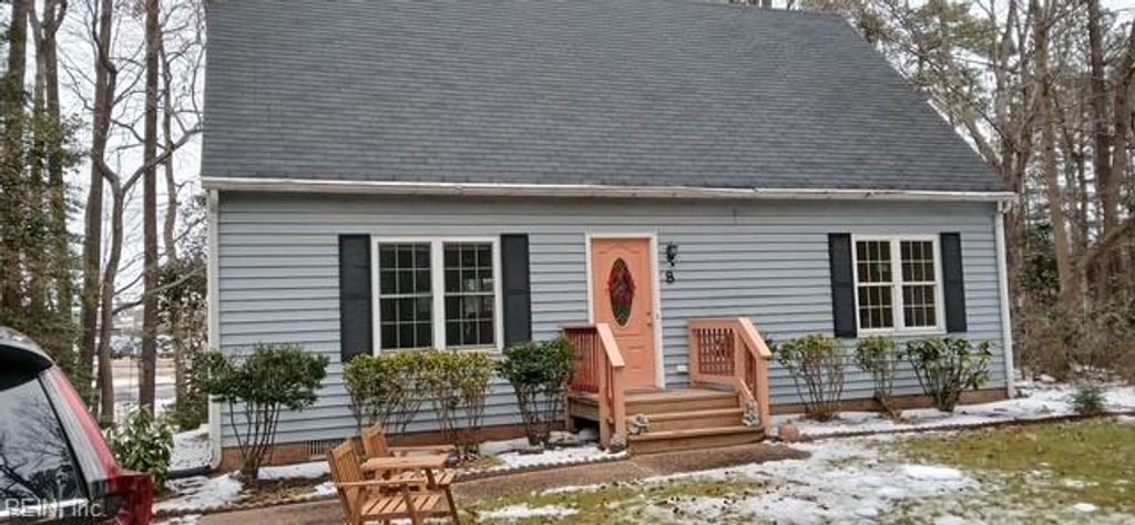 Photo of 8 Digges Court, Williamsburg, VA 23188 (MLS # 10618939)