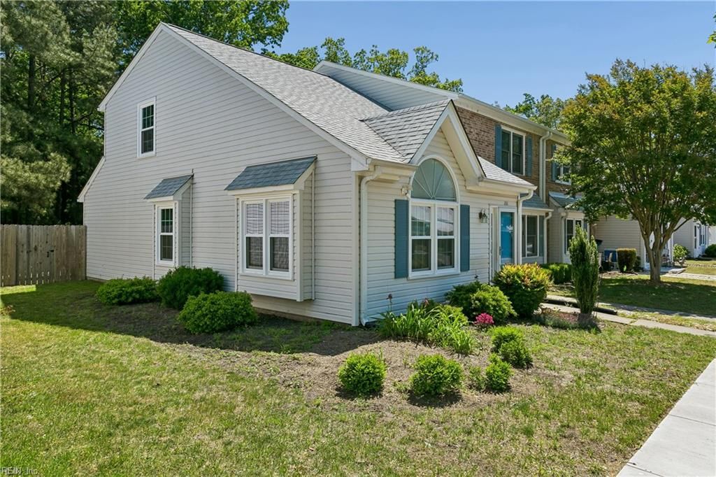Photo of 201 Crestwood Court, Yorktown, VA 23692 (MLS # 10633068)