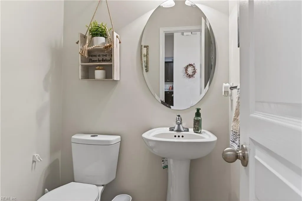 Suffolk, Virginia 23435, United States, 4 Bedrooms Bedrooms, ,3 BathroomsBathrooms,Residential,Active,254096