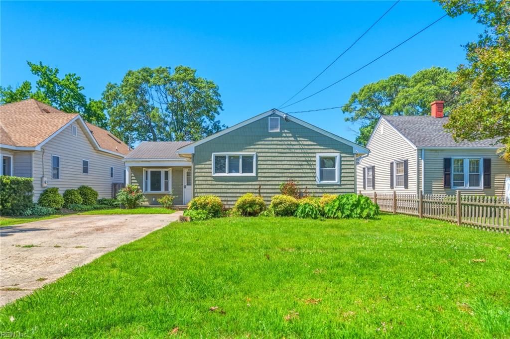 Photo of 607 16th Street, Virginia Beach, VA 23451 (MLS # 10639369)