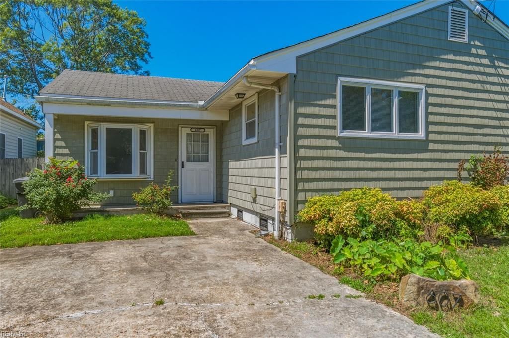 Photo of 607 16th Street, Virginia Beach, VA 23451 (MLS # 10639369)