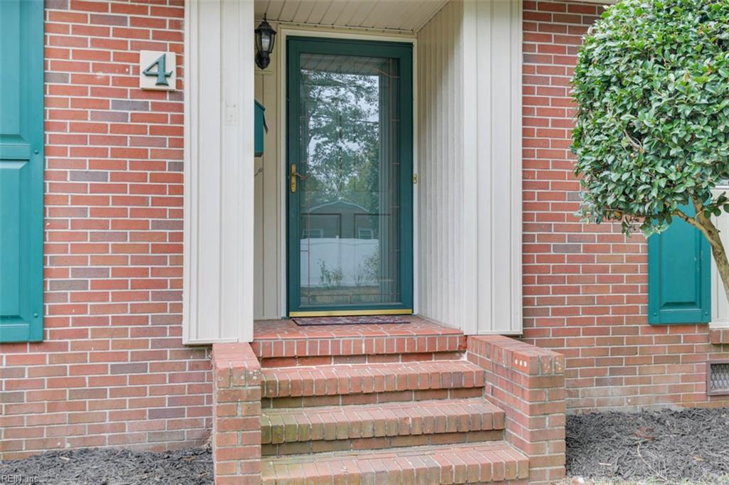 4 Sanford DR