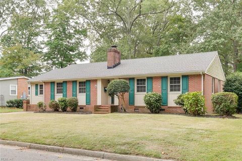 Photo of 4 Sanford Drive, Newport News, VA 23601 (MLS # 10605838)