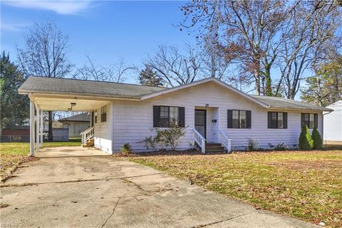 Photo of 19 Big Bethel Road, Hampton, VA 23666 (MLS # 10613517)