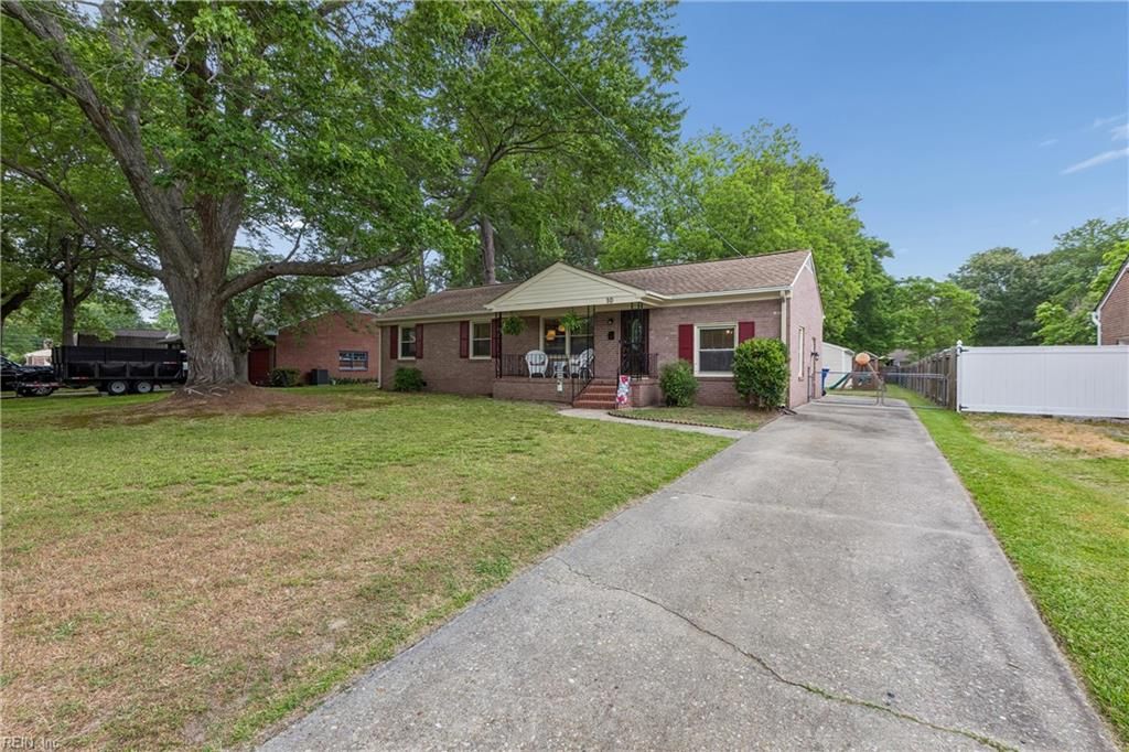 Photo of 10 Fawn Lane, Newport News, VA 23602 (MLS # 10633680)