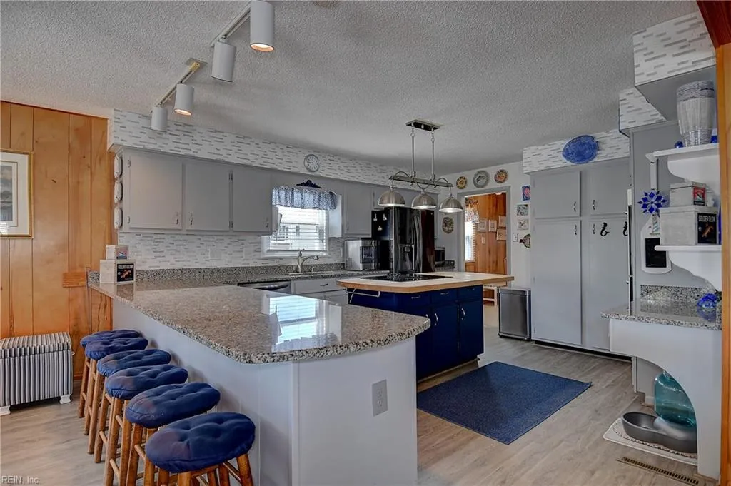 Virginia Beach, Virginia 23451, United States, 5 Bedrooms Bedrooms, ,4 BathroomsBathrooms,Residential,Active,250645