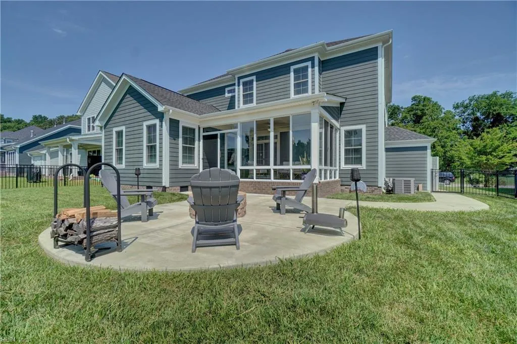 Suffolk, Virginia 23435, United States, 4 Bedrooms Bedrooms, ,4 BathroomsBathrooms,Residential,Active,165906