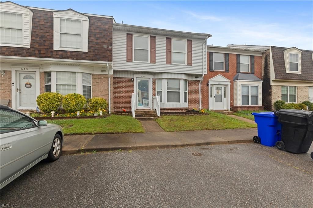 Photo of 609 Hustings Court Lane, Virginia Beach, VA 23452 (MLS # 10637058)