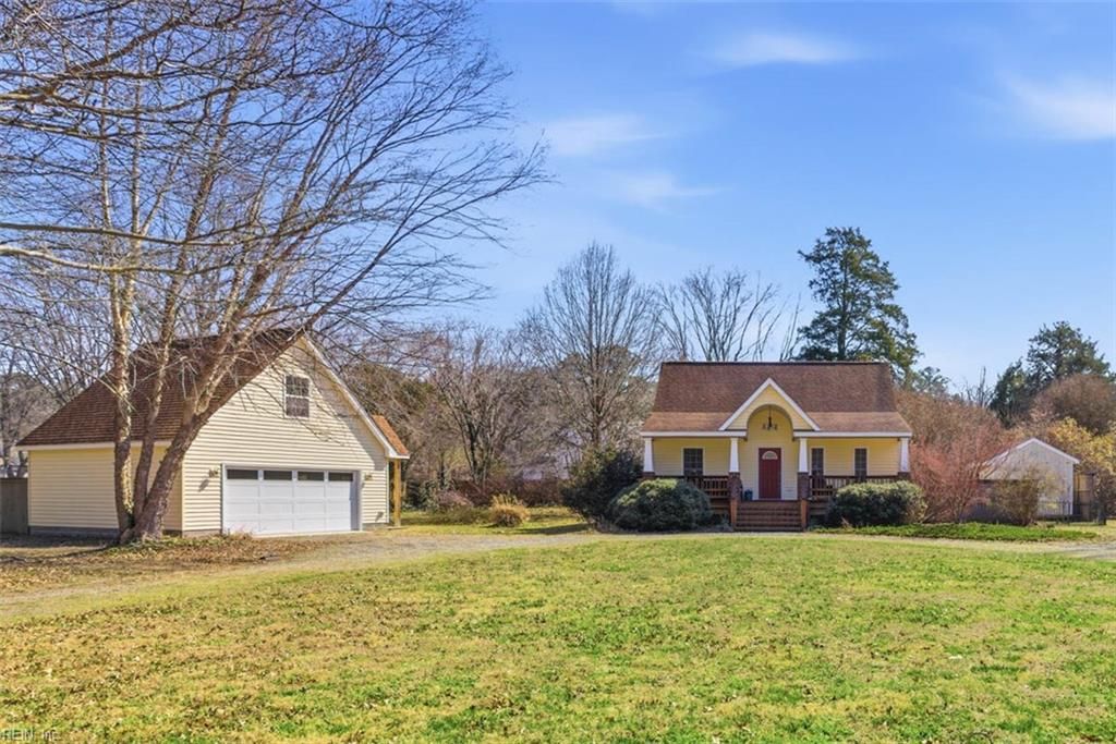 Photo of 6493 Walter Reed Drive, Gloucester, VA 23061 (MLS # 10623073)