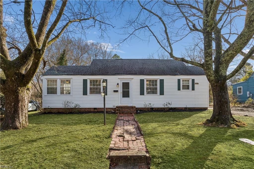 Photo of 708 Monumental Avenue, Williamsburg, VA 23185 (MLS # 10621266)