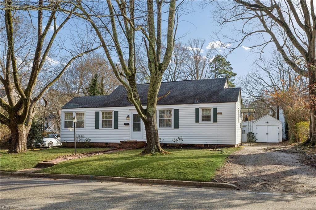 Photo of 708 Monumental Avenue, Williamsburg, VA 23185 (MLS # 10621266)