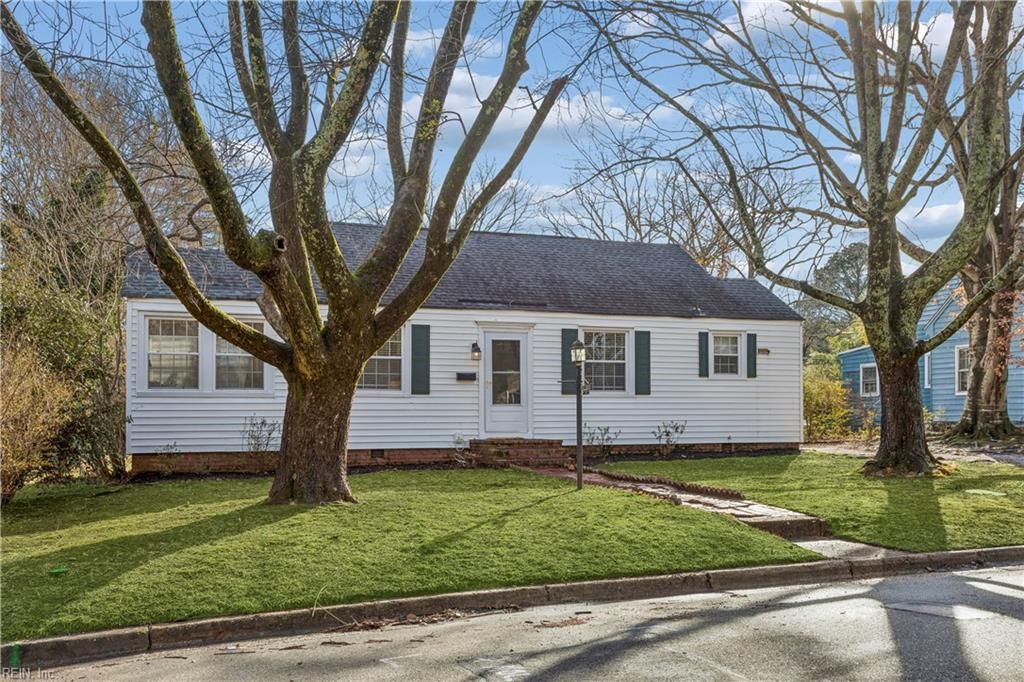 Photo of 708 Monumental Avenue, Williamsburg, VA 23185 (MLS # 10621266)