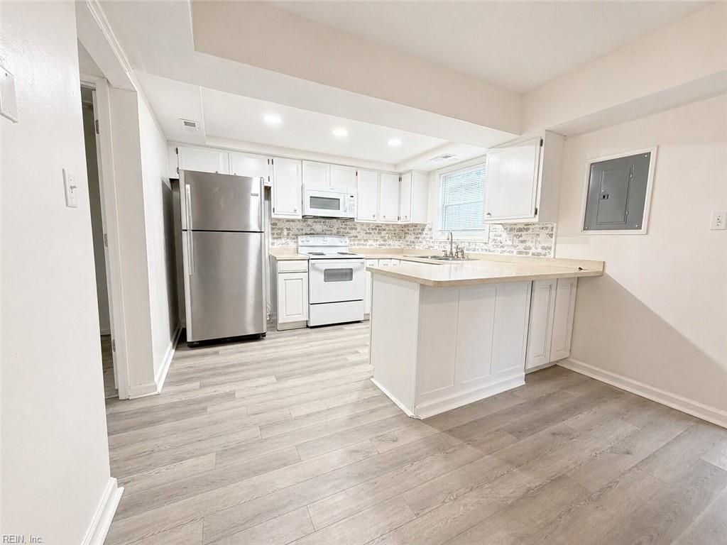 Photo of 917 Matunuck Court, Virginia Beach, VA 23452 (MLS # 10631857)