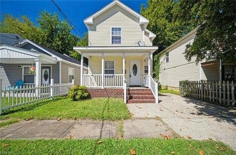 Photo of 868 Johnson Avenue, Norfolk, VA 23504 (MLS # 10652454)