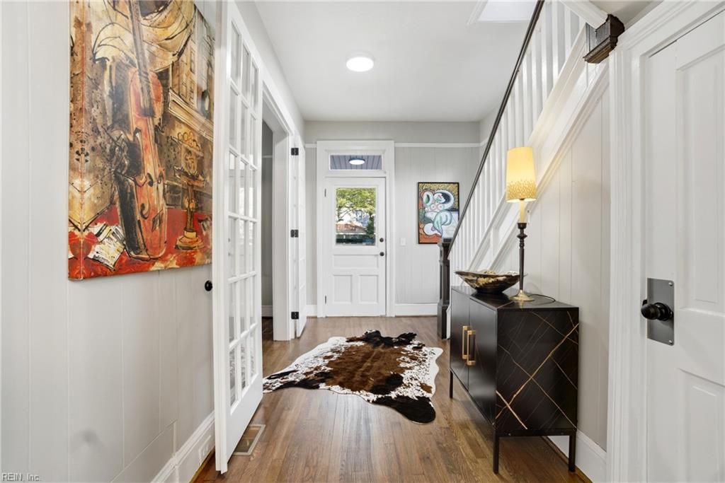 Photo of 221 Mt Vernon Avenue, Portsmouth, VA 23707 (MLS # 10613254)