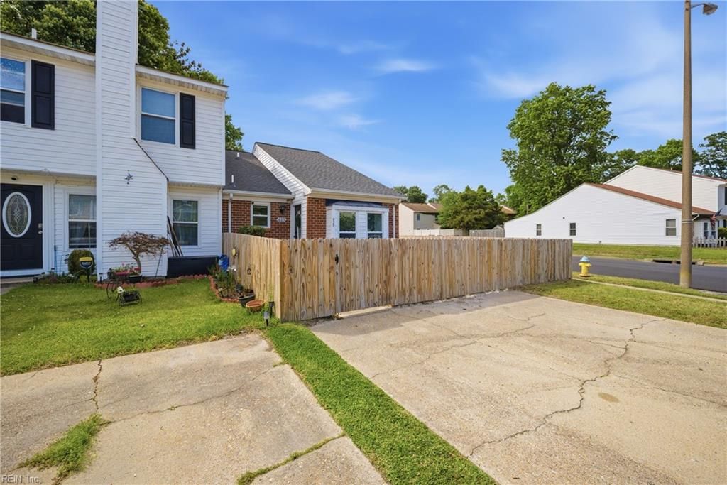 Photo of 625 Cedar Springs Ct CT, Virginia Beach, VA 23462 (MLS # 10634954)