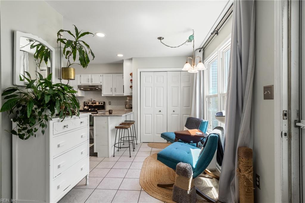 533 Pine Tops CT