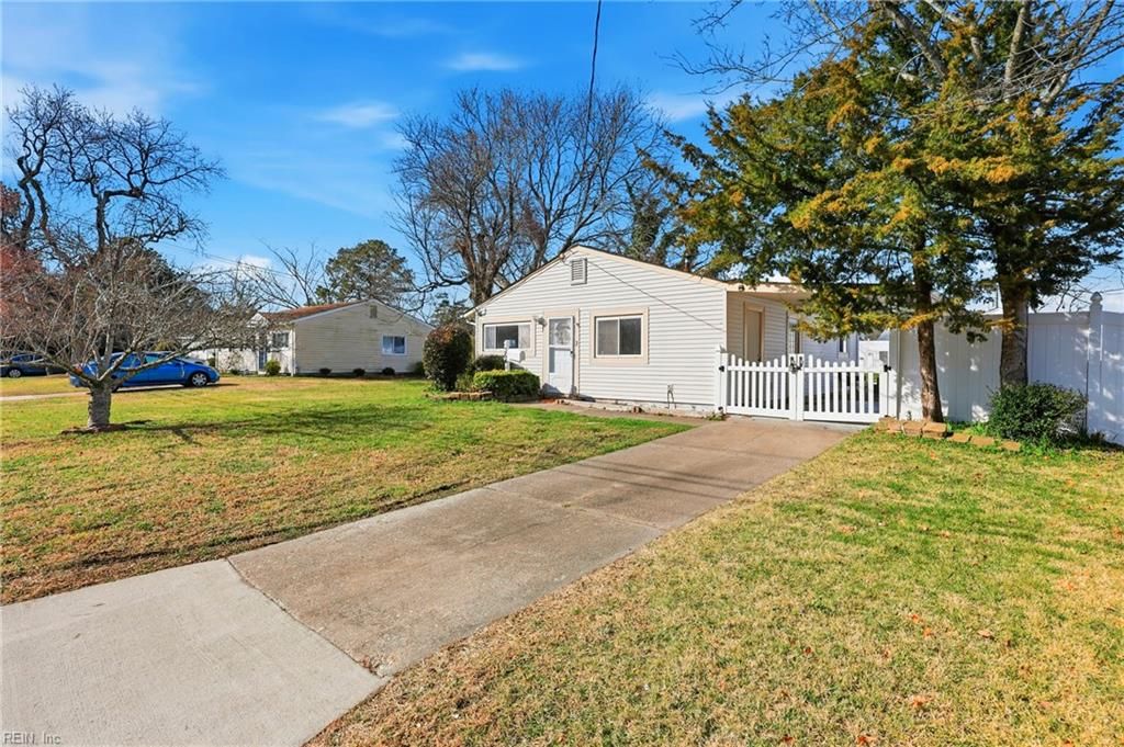 Photo of 3540 Chester Street, Virginia Beach, VA 23452 (MLS # 10621469)
