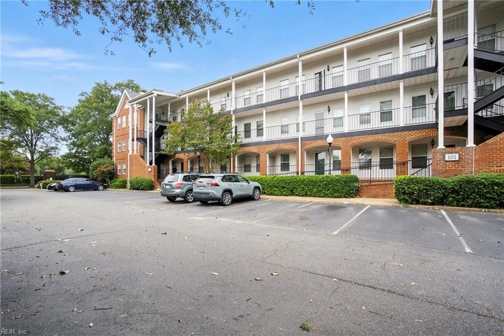 Photo of 101 Westover Avenue #201, Norfolk, VA 23507 (MLS # 10612209)