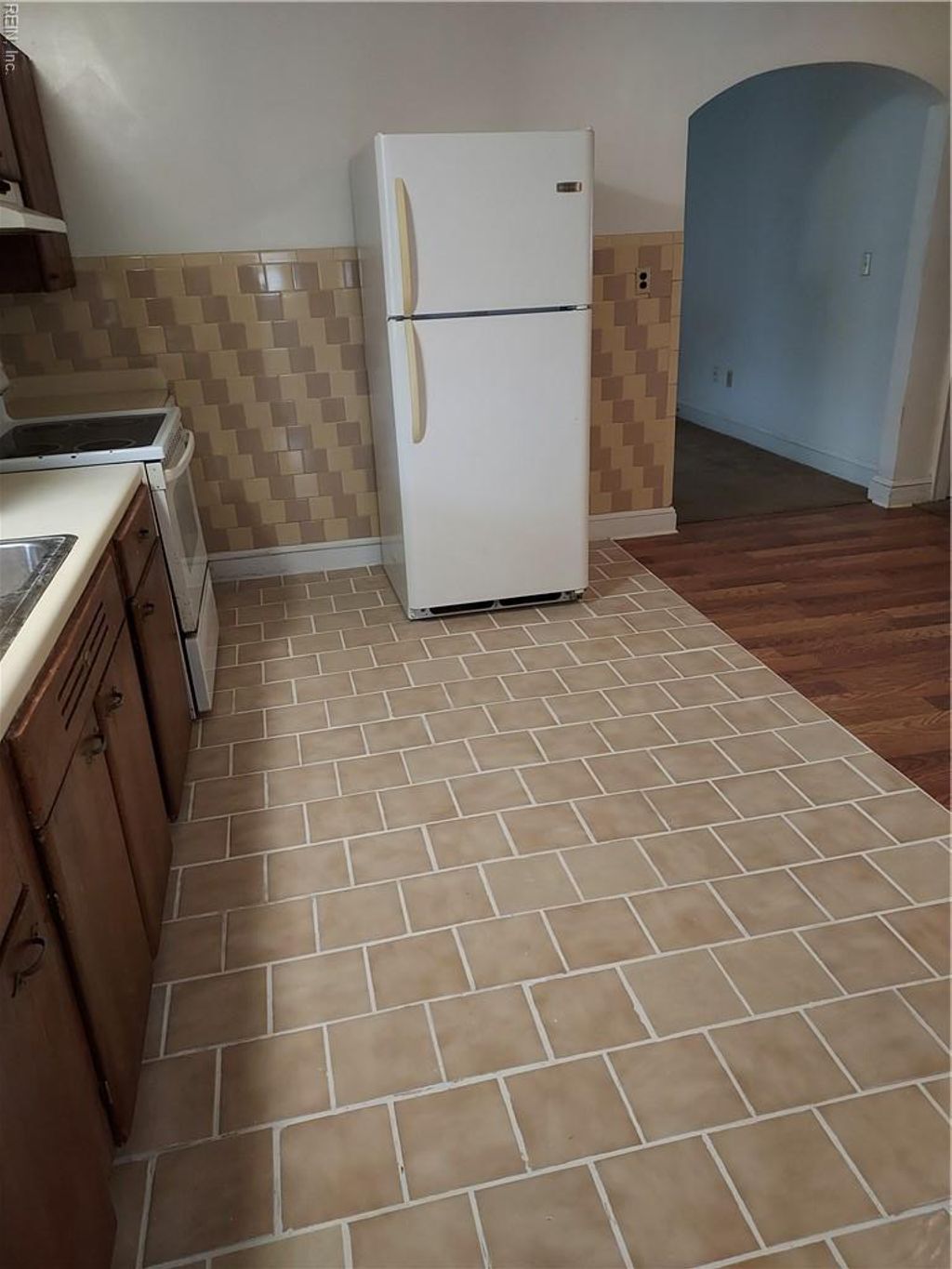 Photo of 140 Greenbrier Avenue, Norfolk, VA 23505 (MLS # 10615179)