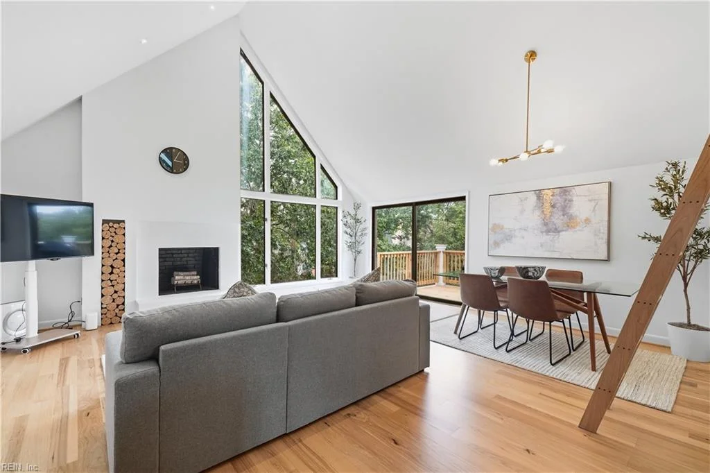 696 Mowbray Arch Unit 250