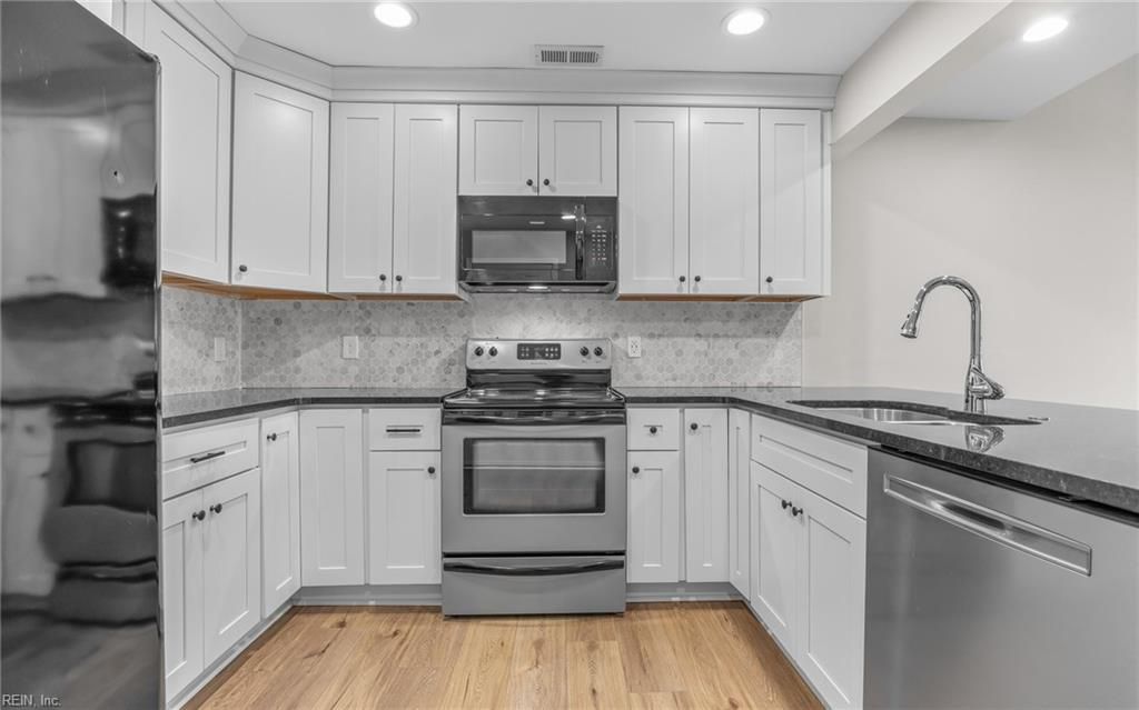 Photo of 1206 Stockley Gardens #405, Norfolk, VA 23517 (MLS # 10627356)