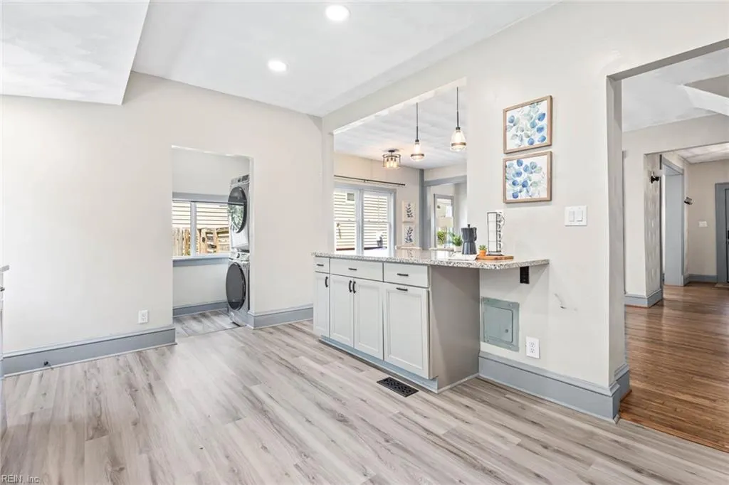 Norfolk, Virginia 23504, United States, 3 Bedrooms Bedrooms, ,2 BathroomsBathrooms,Residential,Active,160511