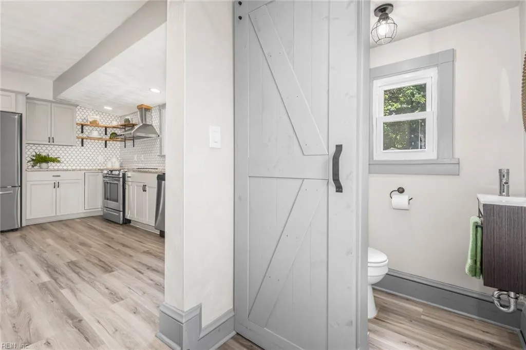 Norfolk, Virginia 23504, United States, 3 Bedrooms Bedrooms, ,2 BathroomsBathrooms,Residential,Active,160511