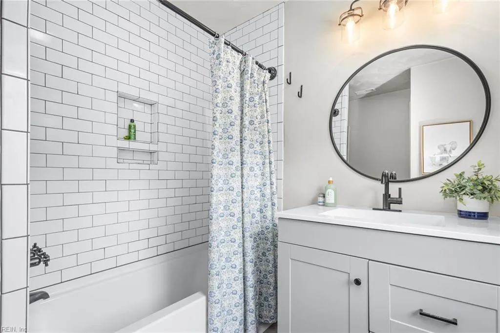 Norfolk, Virginia 23504, United States, 3 Bedrooms Bedrooms, ,2 BathroomsBathrooms,Residential,Active,160511