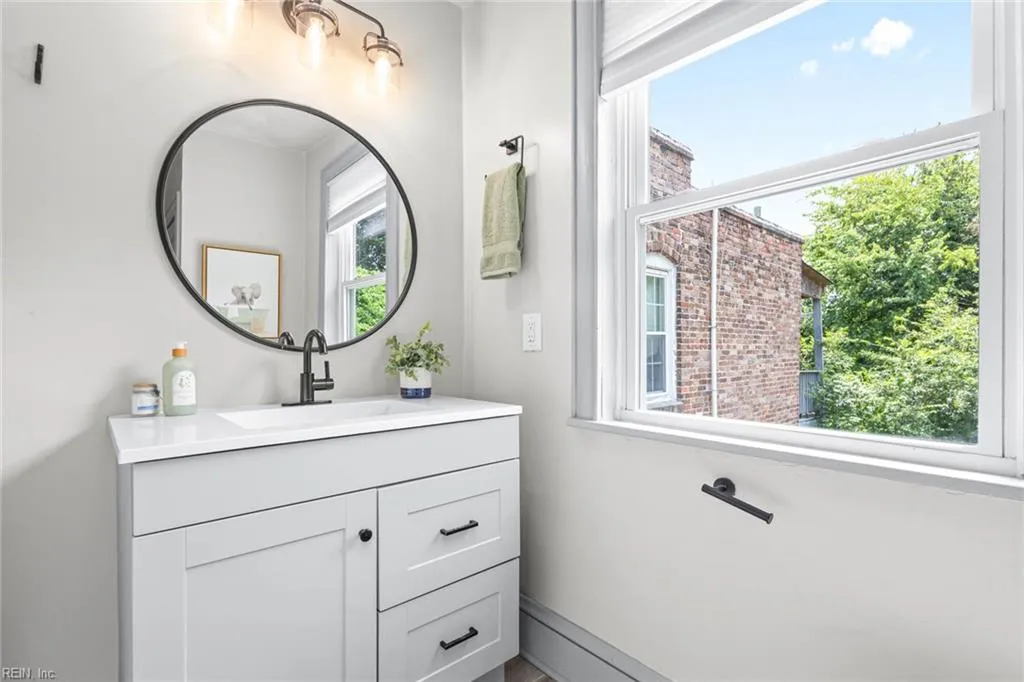 Norfolk, Virginia 23504, United States, 3 Bedrooms Bedrooms, ,2 BathroomsBathrooms,Residential,Active,160511