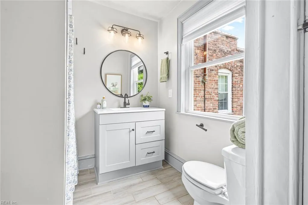 Norfolk, Virginia 23504, United States, 3 Bedrooms Bedrooms, ,2 BathroomsBathrooms,Residential,Active,160511