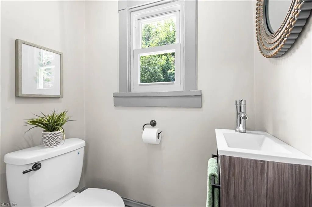 Norfolk, Virginia 23504, United States, 3 Bedrooms Bedrooms, ,2 BathroomsBathrooms,Residential,Active,160511