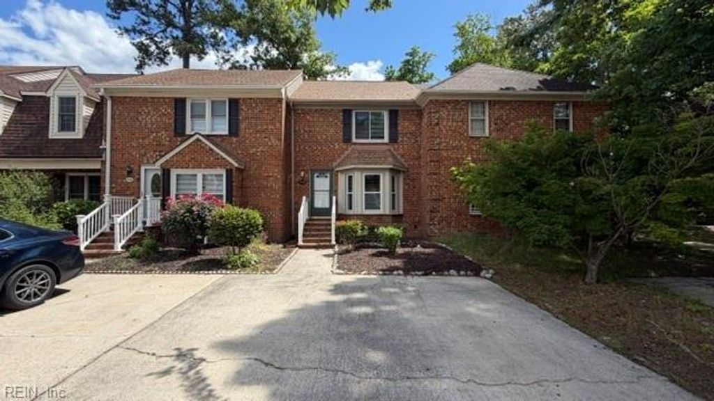 Photo of 328 Faire Chase Drive, Chesapeake, VA 23322 (MLS # 10634689)